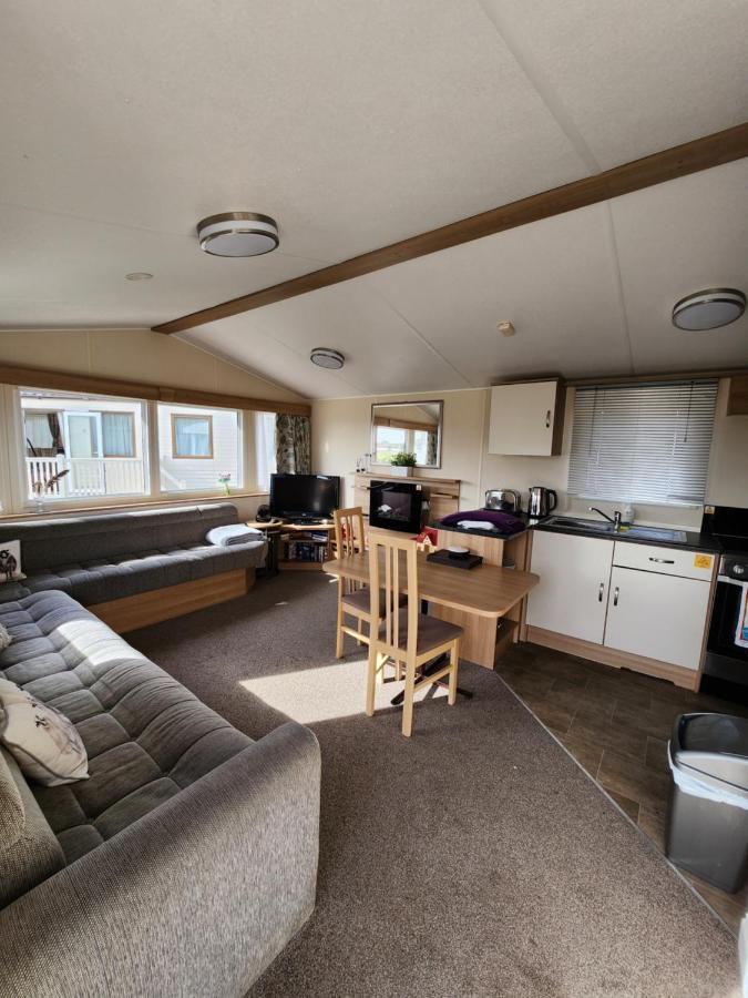 Lakeside Cotswold Holiday Home Сайренстер Экстерьер фото