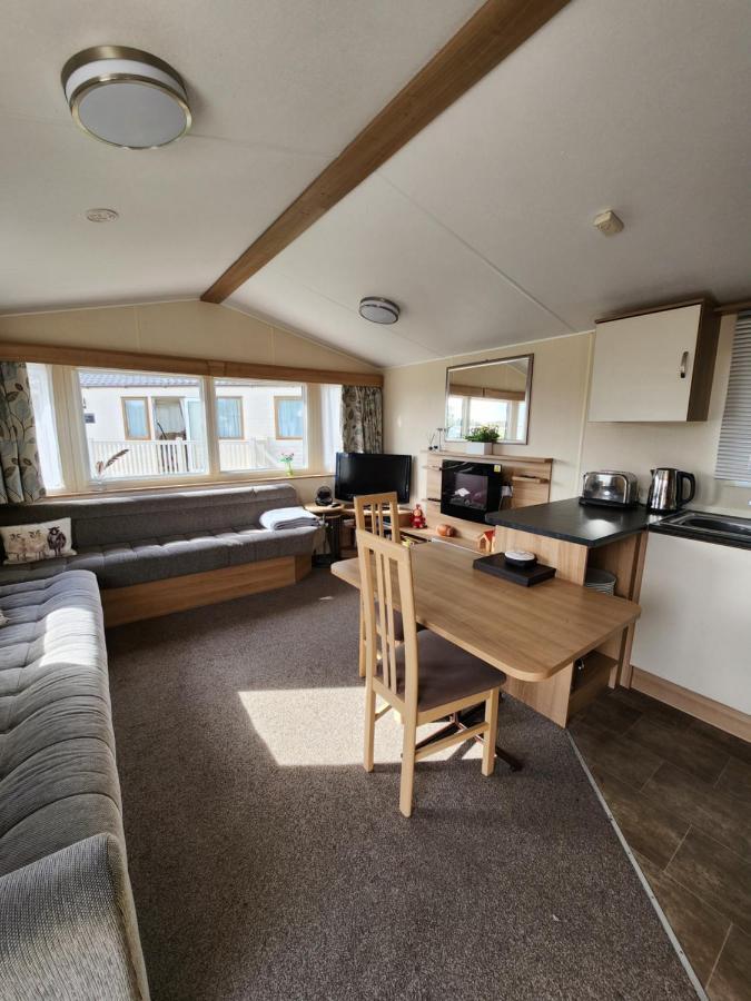 Lakeside Cotswold Holiday Home Сайренстер Экстерьер фото