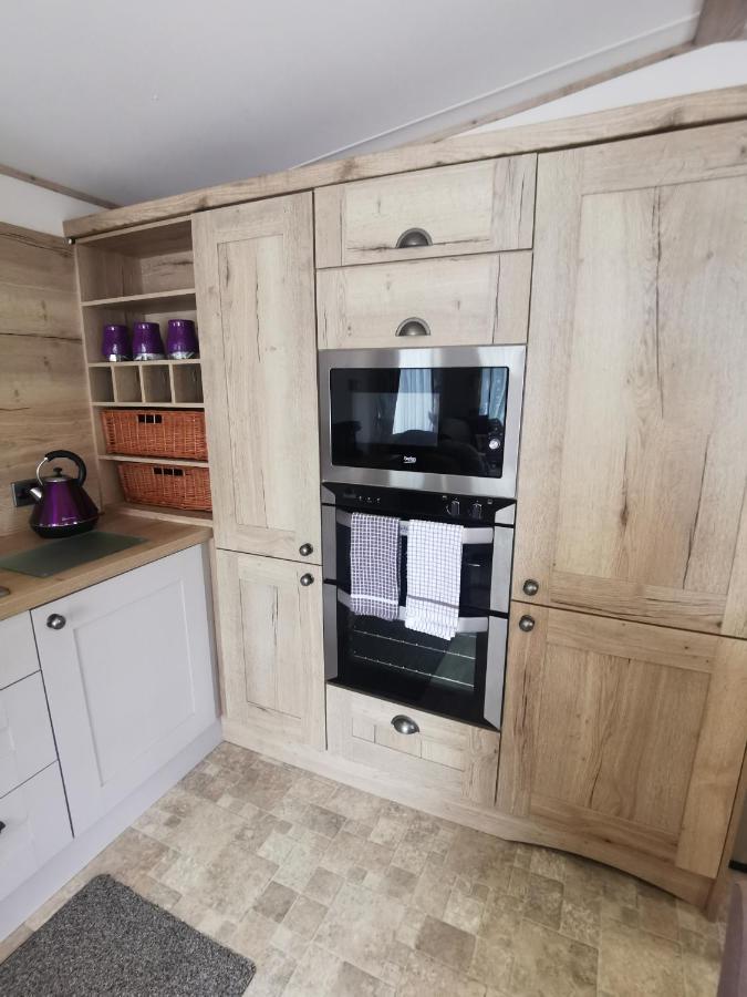 Lakeside Cotswold Holiday Home Сайренстер Экстерьер фото