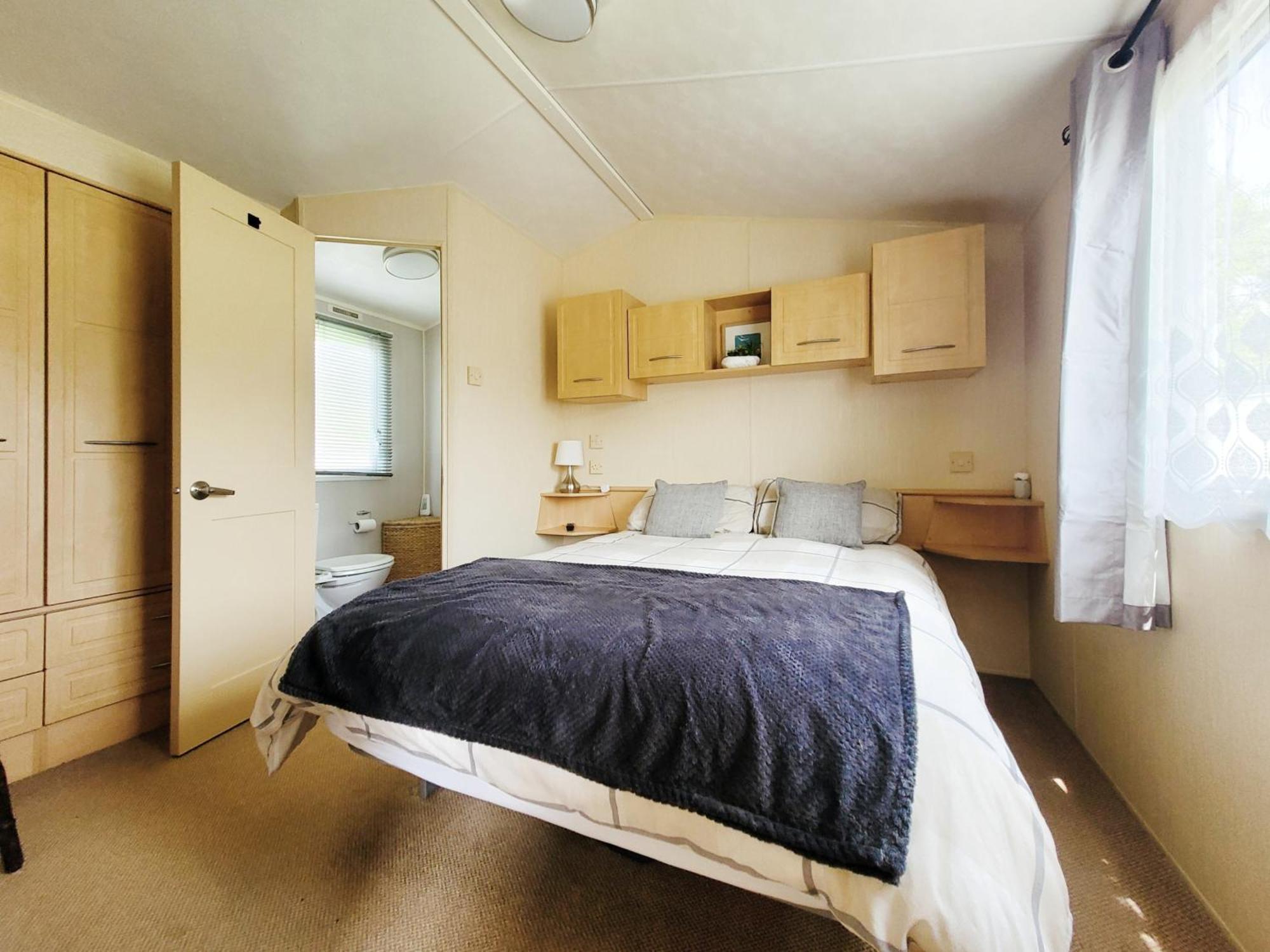 Lakeside Cotswold Holiday Home Сайренстер Экстерьер фото