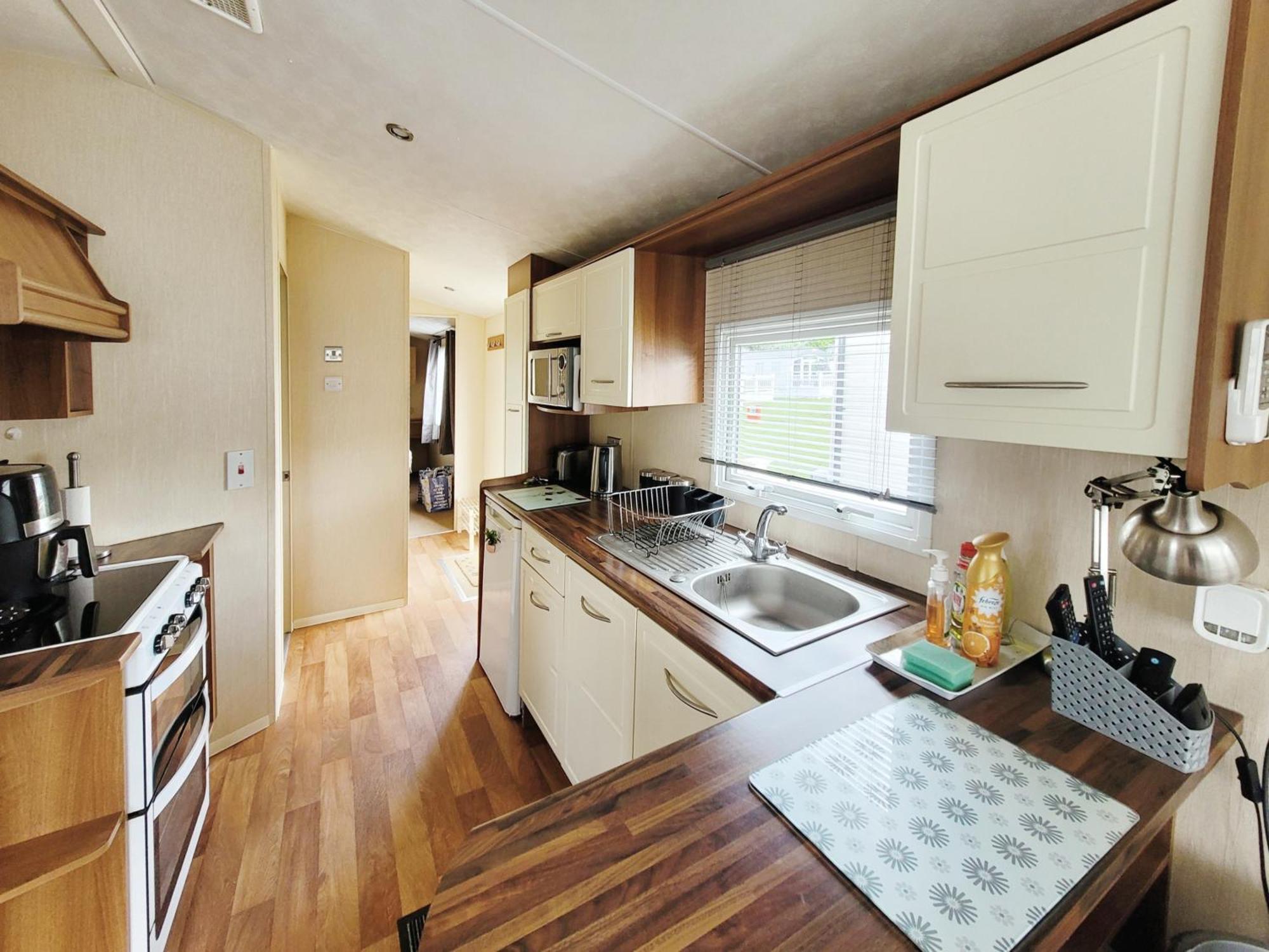 Lakeside Cotswold Holiday Home Сайренстер Экстерьер фото