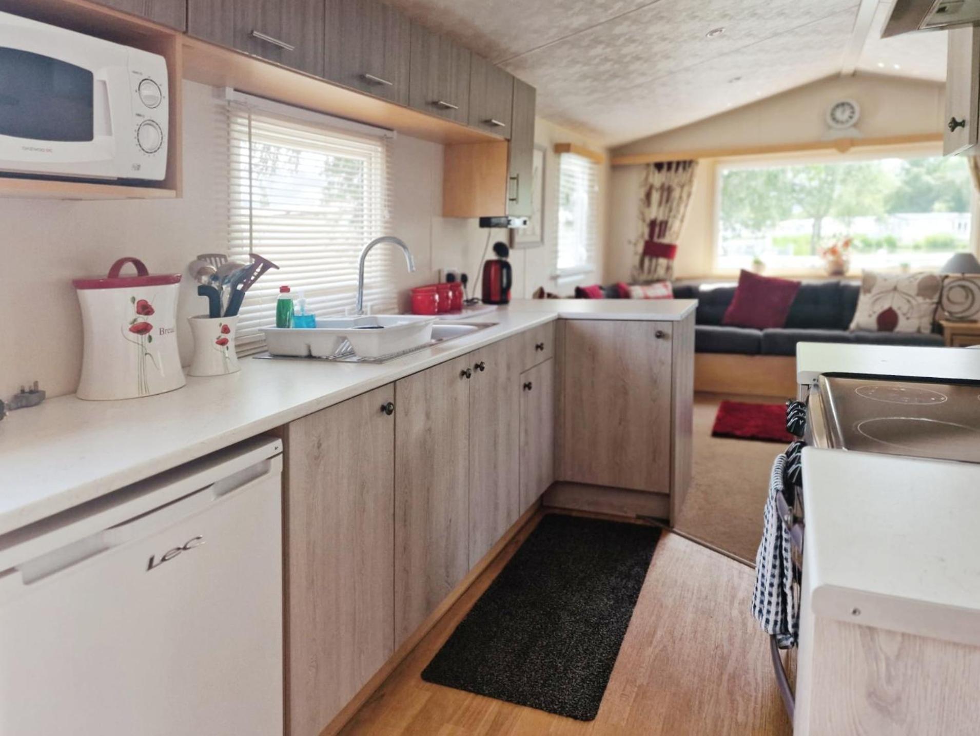 Lakeside Cotswold Holiday Home Сайренстер Экстерьер фото