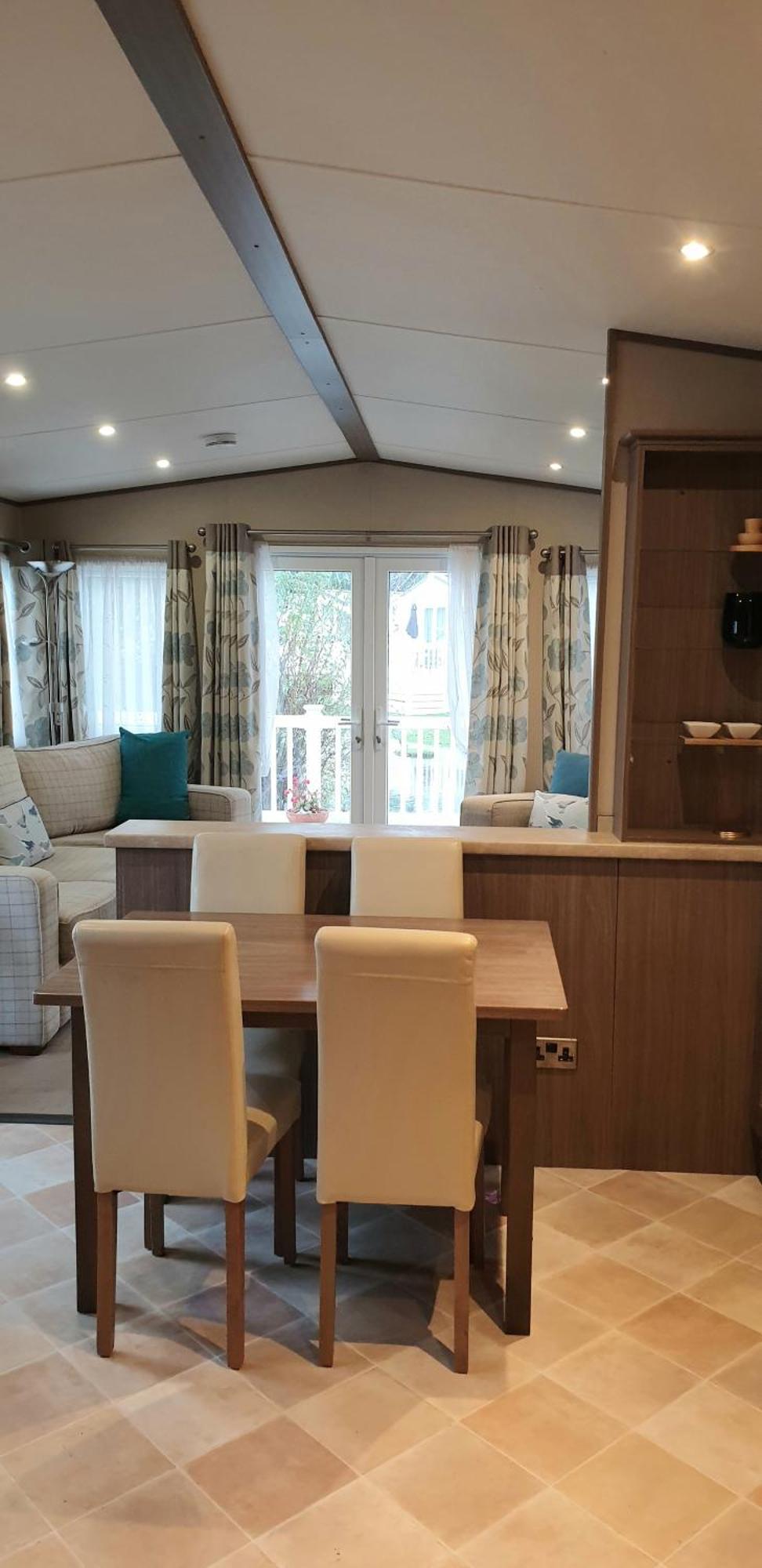Lakeside Cotswold Holiday Home Сайренстер Номер фото