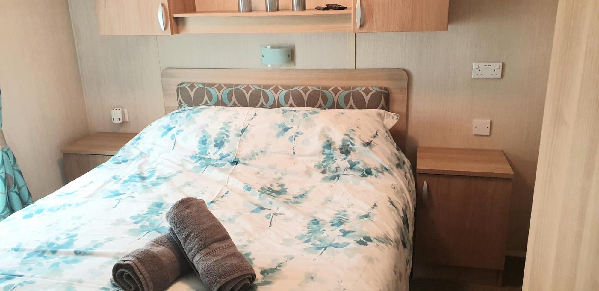 Lakeside Cotswold Holiday Home Сайренстер Номер фото