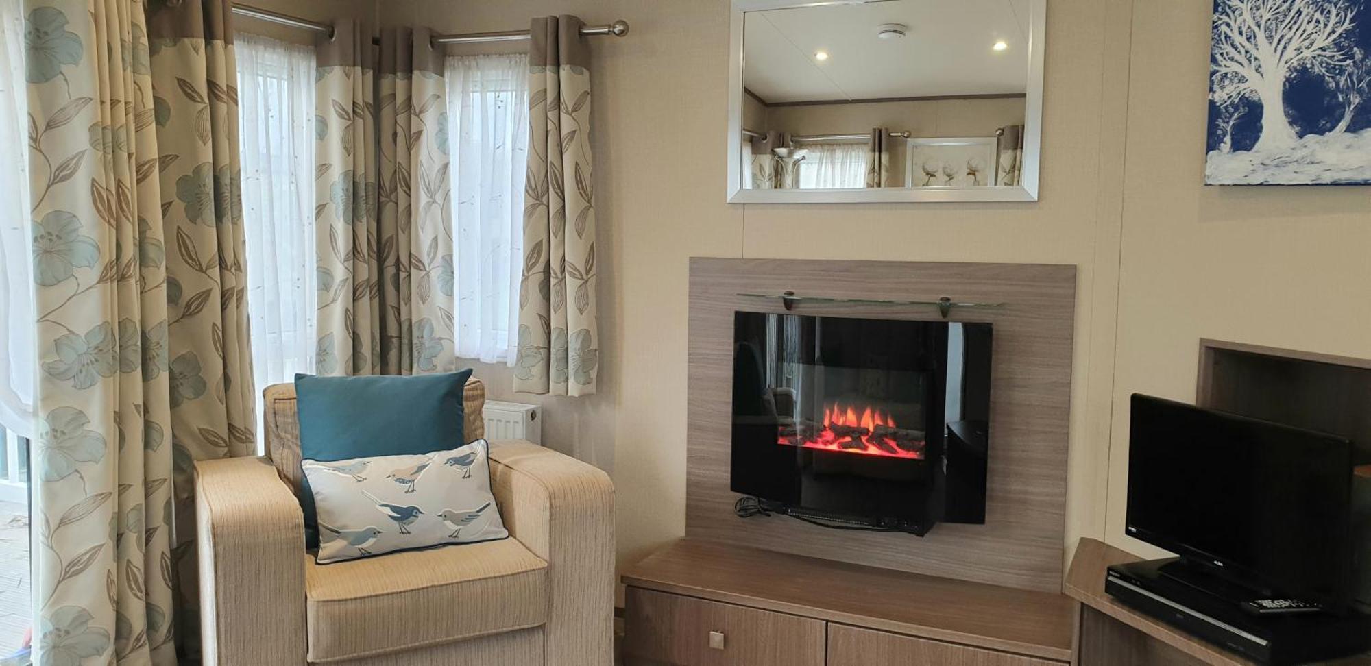 Lakeside Cotswold Holiday Home Сайренстер Номер фото