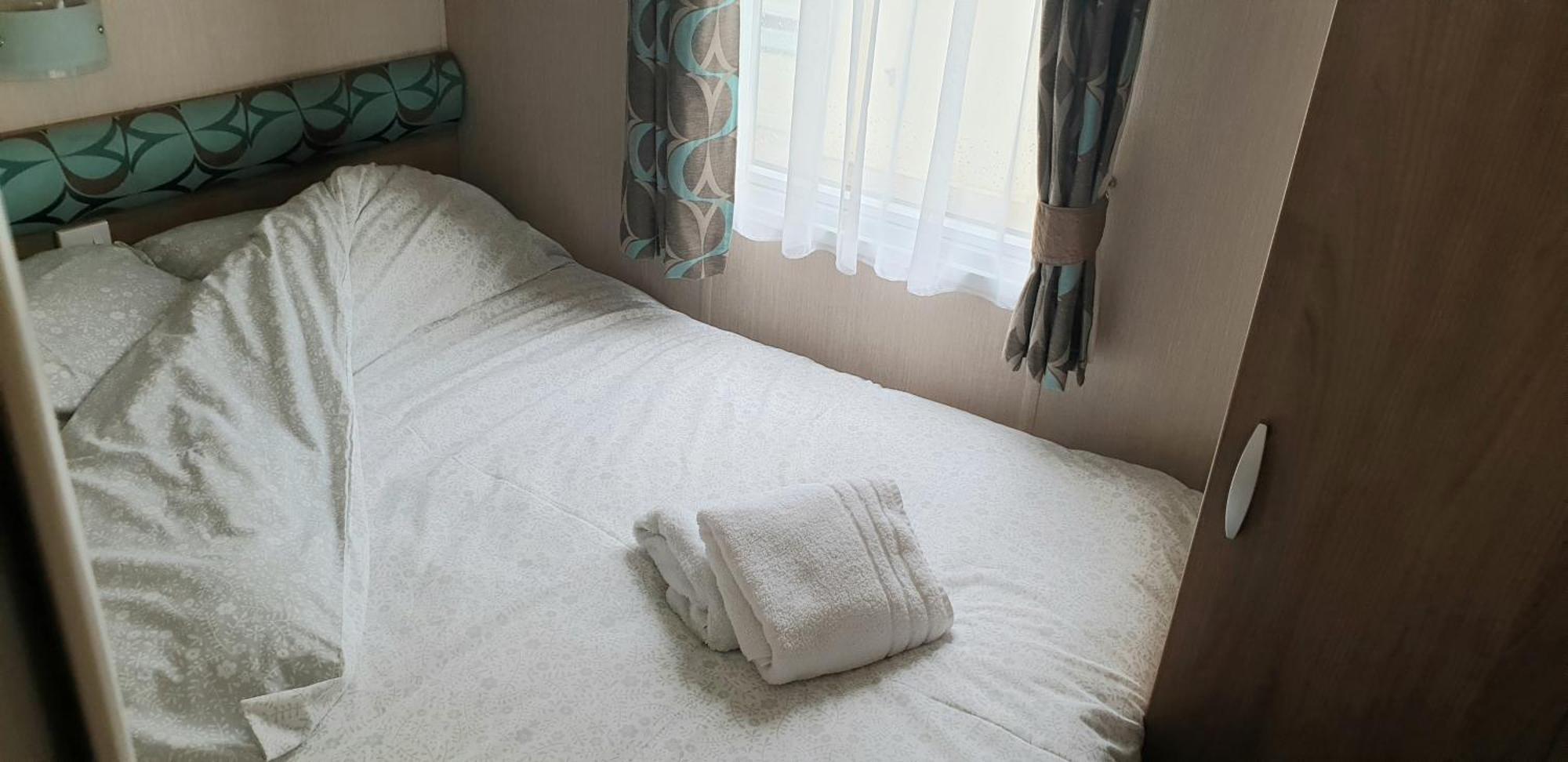 Lakeside Cotswold Holiday Home Сайренстер Номер фото