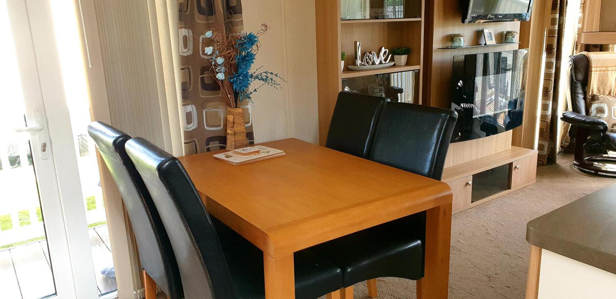 Lakeside Cotswold Holiday Home Сайренстер Номер фото